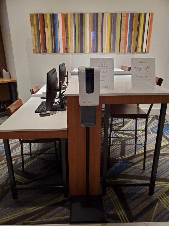 Holiday Inn Express & Suites Johnstown By Ihg Esterno foto