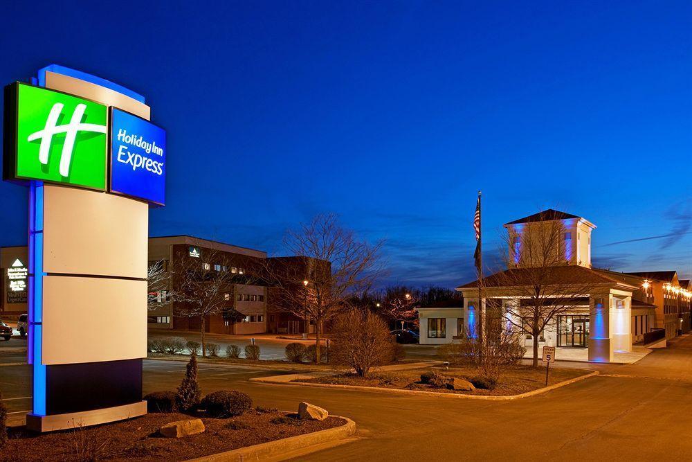 Holiday Inn Express & Suites Johnstown By Ihg Esterno foto