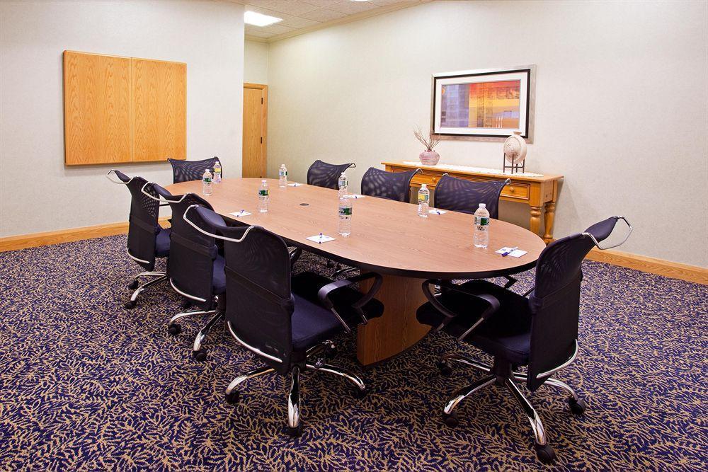 Holiday Inn Express & Suites Johnstown By Ihg Esterno foto