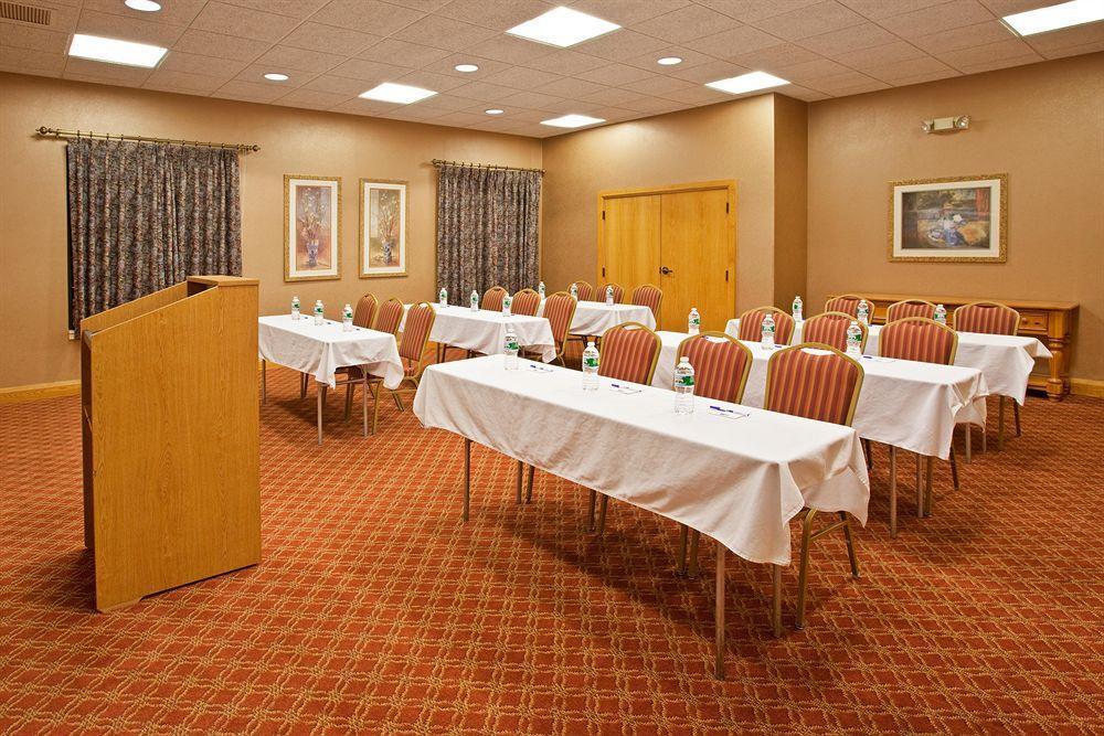 Holiday Inn Express & Suites Johnstown By Ihg Esterno foto