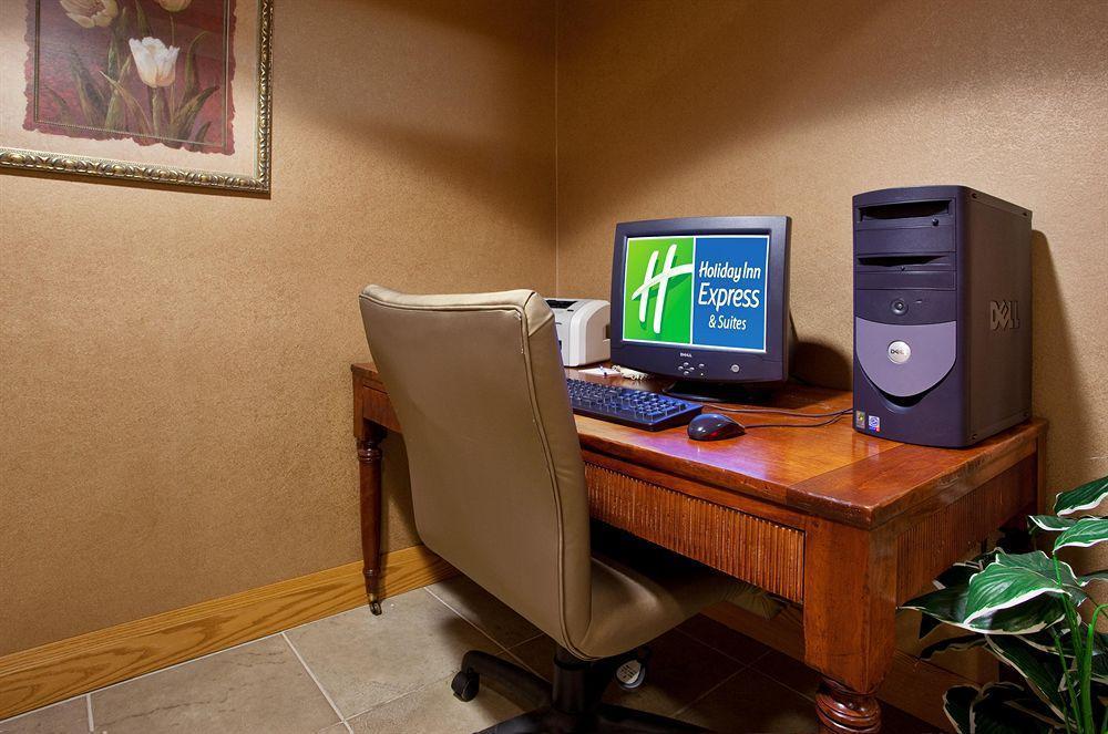 Holiday Inn Express & Suites Johnstown By Ihg Esterno foto