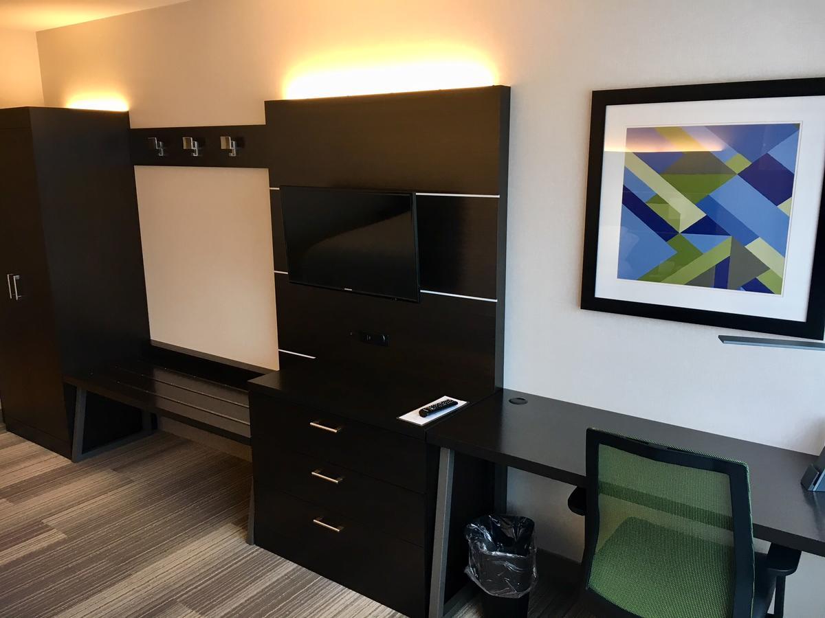 Holiday Inn Express & Suites Johnstown By Ihg Esterno foto
