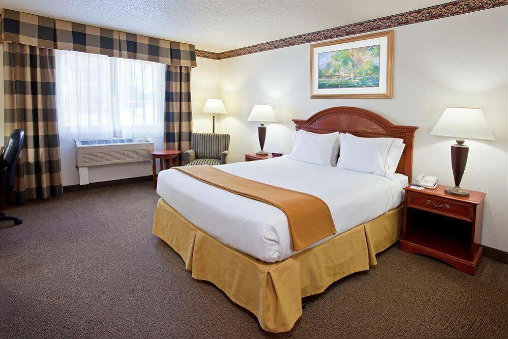 Holiday Inn Express & Suites Johnstown By Ihg Esterno foto