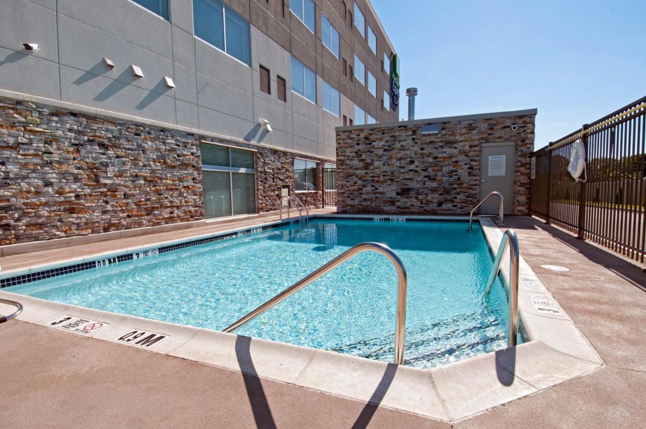 Holiday Inn Express & Suites Johnstown By Ihg Esterno foto