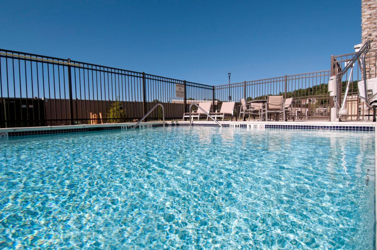 Holiday Inn Express & Suites Johnstown By Ihg Esterno foto