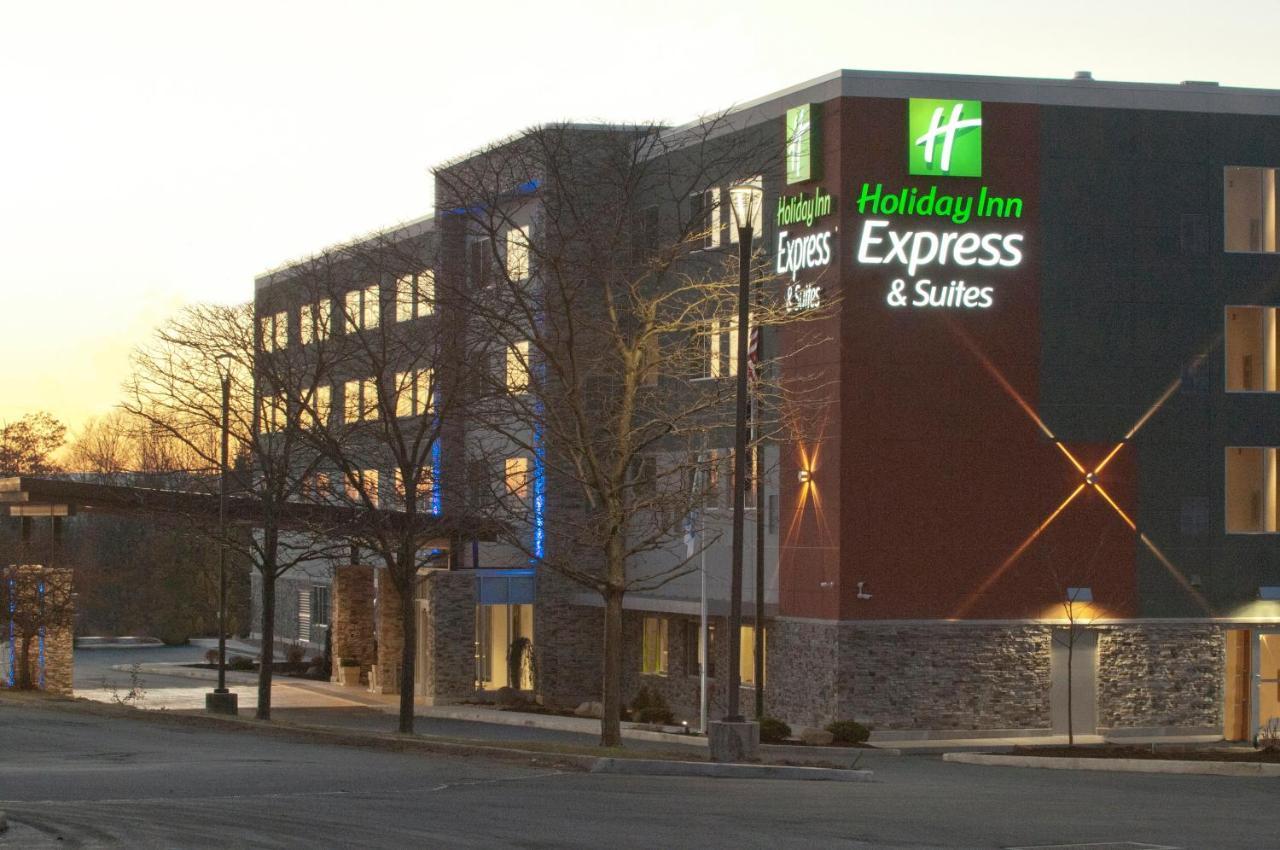 Holiday Inn Express & Suites Johnstown By Ihg Esterno foto