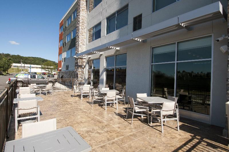 Holiday Inn Express & Suites Johnstown By Ihg Esterno foto