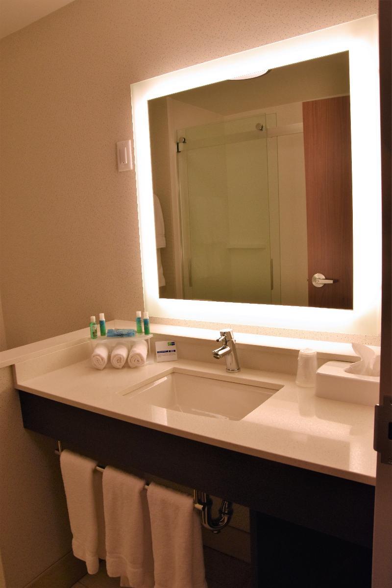 Holiday Inn Express & Suites Johnstown By Ihg Esterno foto